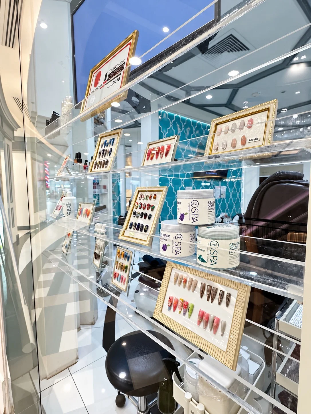 เซ้งกิจการร้านทำเล็บ The Promenade รามอินทรา พื้นที่ 61.40 ตร.ม. พร้อมอุปกรณ์ · ภาพย่อ 4
