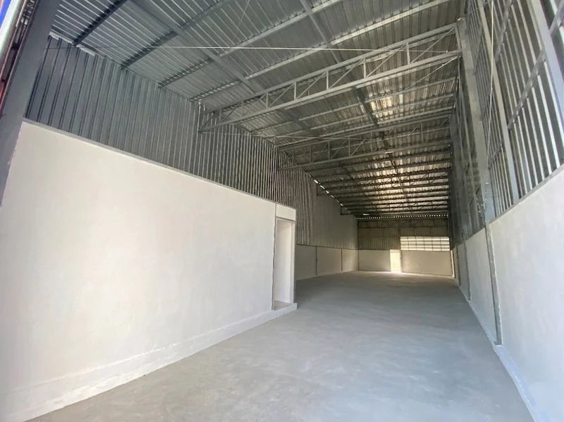 2 ห้องสุดท้าย!!!  📍บางโฉลง  – ลาดกระบัง | 🏭 Warehouse for Rent | ติดถนนซอย ค้าขายได้ เปิดอู่รถได้  💰 ค่าเช่า 35,000 บาท/เดือน · ภาพย่อ 2